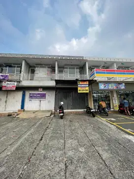 Ruko dua lantai jalur ramai