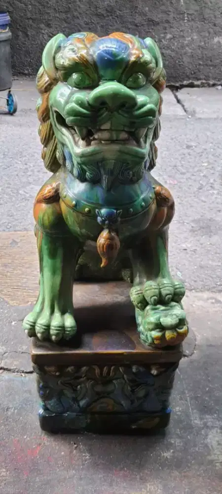 Barang Antik Patung Koleksi Keluarga Boss