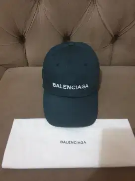 Mulus .authentic topi .cap balenciaga  size L