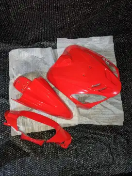 Cover body bagian depan yamaha mio sporty 2010 warna merah cabe