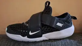 Sepatu Nike Flex Advance