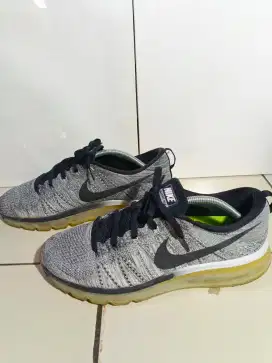 Sepatu nike flyknit air max size 44.5