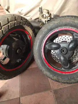 Velg Kymco JR racing Ring 10 + ban Dpn 85% bisa Utk Kymco easy,free ex