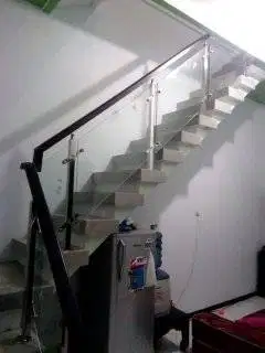 Railing tangga stainless balkon kaca tempered