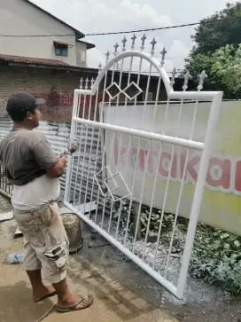 Kanopi seng dan alderon, Railling tangga, Jerjak jendela