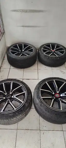 Velg dan ban r20 pcd 5x114.3