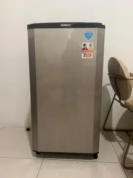 DIJUAL KULKAS SANKEN LIKE NEW