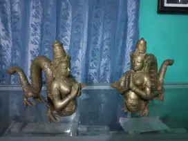 Sepasang patung kuningan ular naga blorong