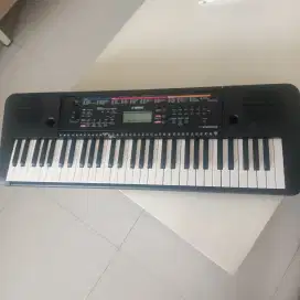 Yamaha PSR - E 263 bekas