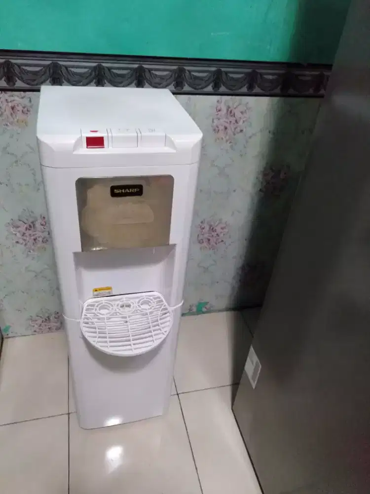 Dispenser sharp galon bawah
