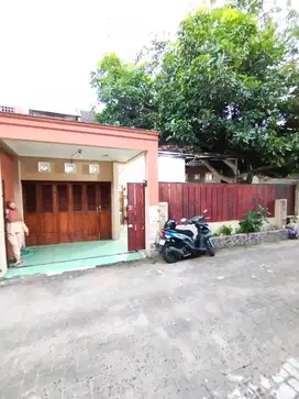 Rumah Tengah Kota di Jambon dekat Jalan Magelang