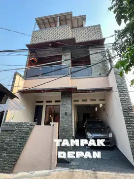 Dijual Rumah Daerah Ciledug Bangunan 3Lt  Baru 2thn