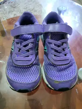 sepatu anak perempuan size 28