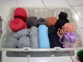 Benang rajut full 1 keranjang