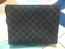 LOUIS VUITTON Dompet LV Pouch Likenew