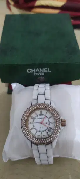 jam tangan keramik chanel