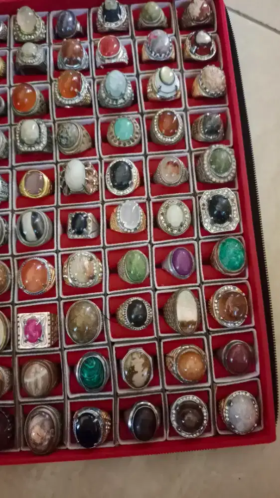 Cincin batu akik campuran