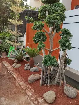 Menyediakan berbagai jenis rumput dan pohon