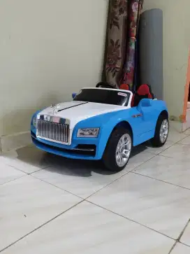 Mainan Anak Mobil Aki ROILS ROYCE YUKITA-819