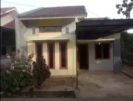 DISEWAKAN RUMAH LOKASI STRATEGIS SUKARAMI ALANG ALANG LEBAR PALEMBANG