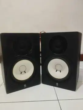 Speaker untuk studio rekaman.