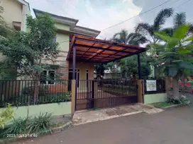 DISEWAKAN RUMAH EKSKLUSIF DUA LANTAI