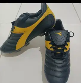 Diadora new sepatu bola ori size 39 no box