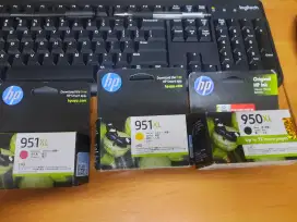 Tinta HP 950 XL hitam dan 951 merah sama kuning
