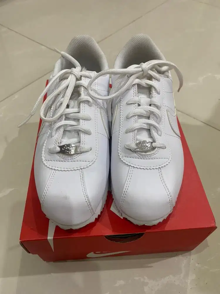 Sepatu nike cortez white