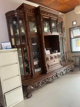 Lemari jati mewah