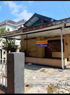 Di Kontrakan/DiJual Rumah Pinggir Jalan Utama