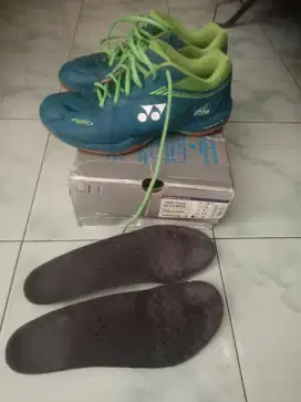 Di jual Sepatu Yonex SHB 65 Z 2 WIDE size 41 ORI japan