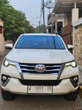 Dijual mobil fortuner pemakaian pribadi terawat