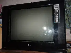 Tv slim merek lg dan setobox merek evercoss