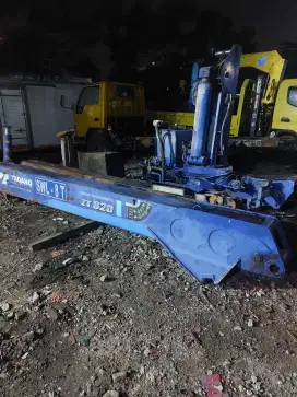 Dijual crane tadano 8 ton 4 secsion tahun 2012 original dari baru