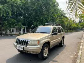 GRAND CHEROKEE XJ LIMETED 4.7 SANGAT ISTIMEWA 2001