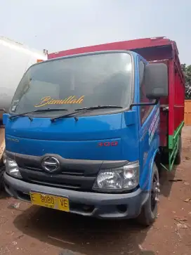 Hino dutro 136 HD bak central elpiji tahun 2022