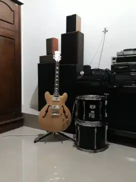 Gitar hollowbody custom ex pakai pribadi