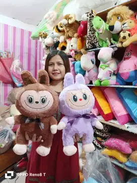 Boneka Labubu Viral Murmer