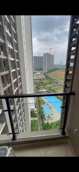 Disewakan apartemen studio Sky House Bsd view kolam