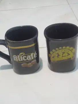 CANGKIR KOPI UNIK