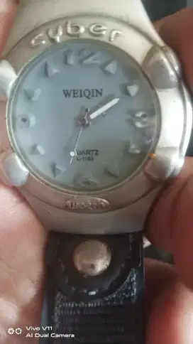 Jam second wanita