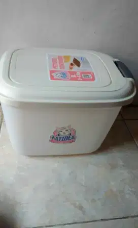 Pet Food Container