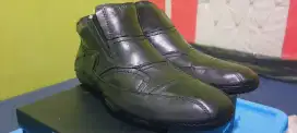 Sepatu Pierre Cardin