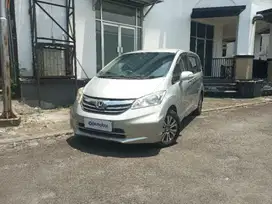 DP Rendah - HONDA FREED 1.5 S BENSIN A/T 2013 SILVER