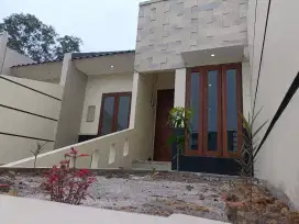 Rumah Baru Mt.Haryono Tengah Kota