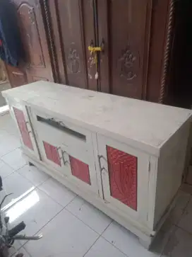 Bupet/meja tv kondisi bagus kokoh lok Jatiasih