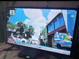 Polytron 32inc analog nominus tv+setbox remot