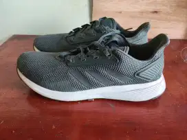 Sepatu Olahraga ADIDAS Original Warna Hijau