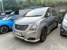 HYUNDAI H1 ROYALE H-1 CRDI DIESEL 2017 KM RENDAH RAWATAN
